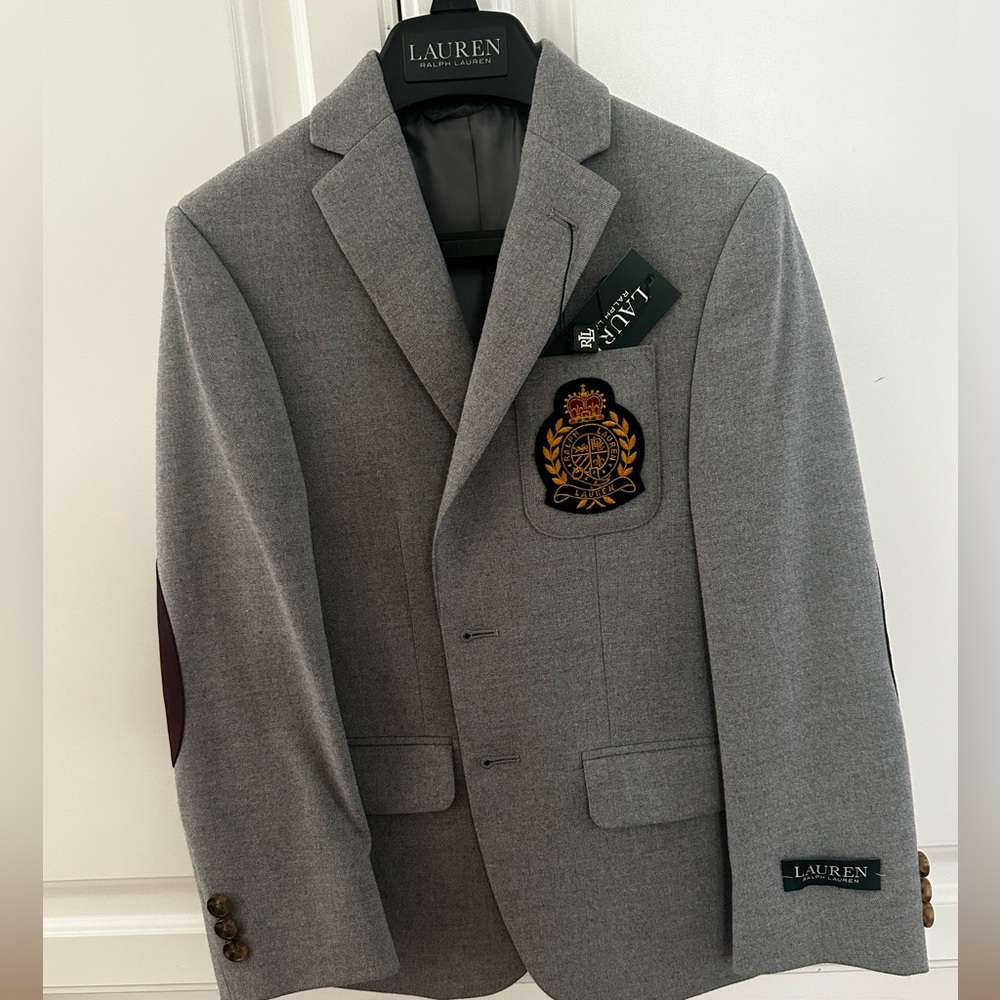 RL boys blazer. Hthr Gray/brn suede elbow patches. Never worn-Pristine condition